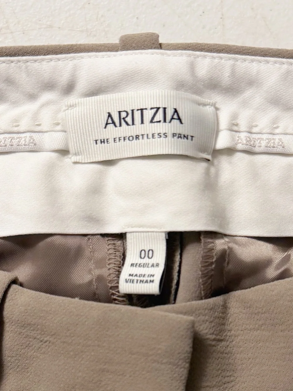 Aritzia The Effortless Pant Crepette High Rise Wide-Leg Trouser in Nomad Taupe